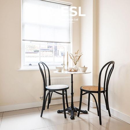 Elegant Apartment On Historic Cobbled High St Shrewsbury Town Centre Екстериор снимка